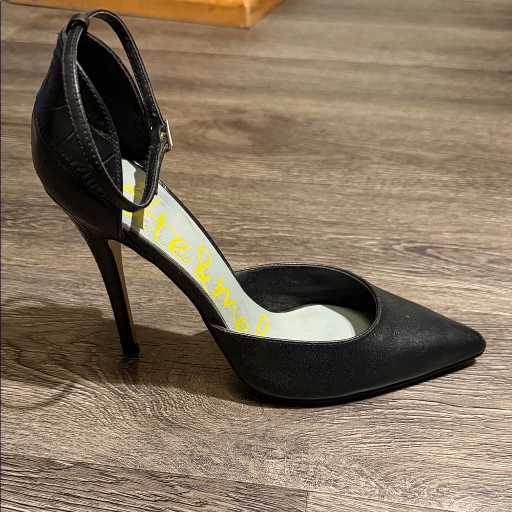 Chic Black Ankle Strap Heels